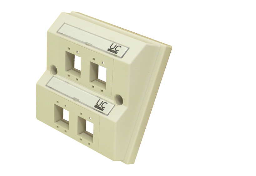 UC CACC FP CA 04 - 10G BS Angle Faceplate, 4-port , White