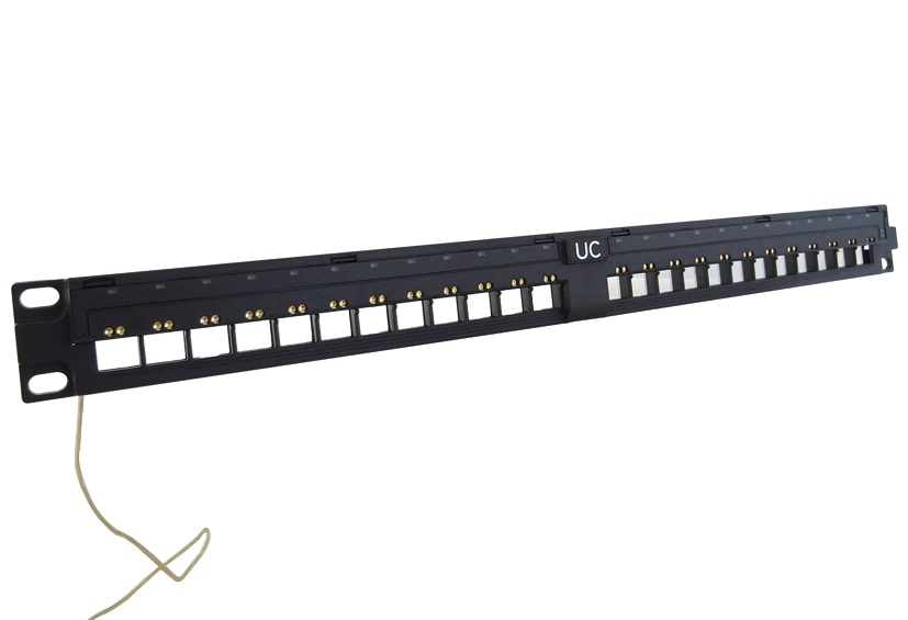 UC CACC UI S BK 24 1U - 19-in 1U 24P Smart FTP Patch Panel, Empty